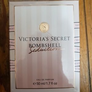 Victoria's bombshell perfume